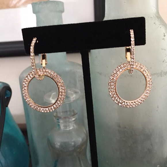 “Unbroken Circle” Crystal & Gold-tone Earrings ❤️ - Picture 2 of 5